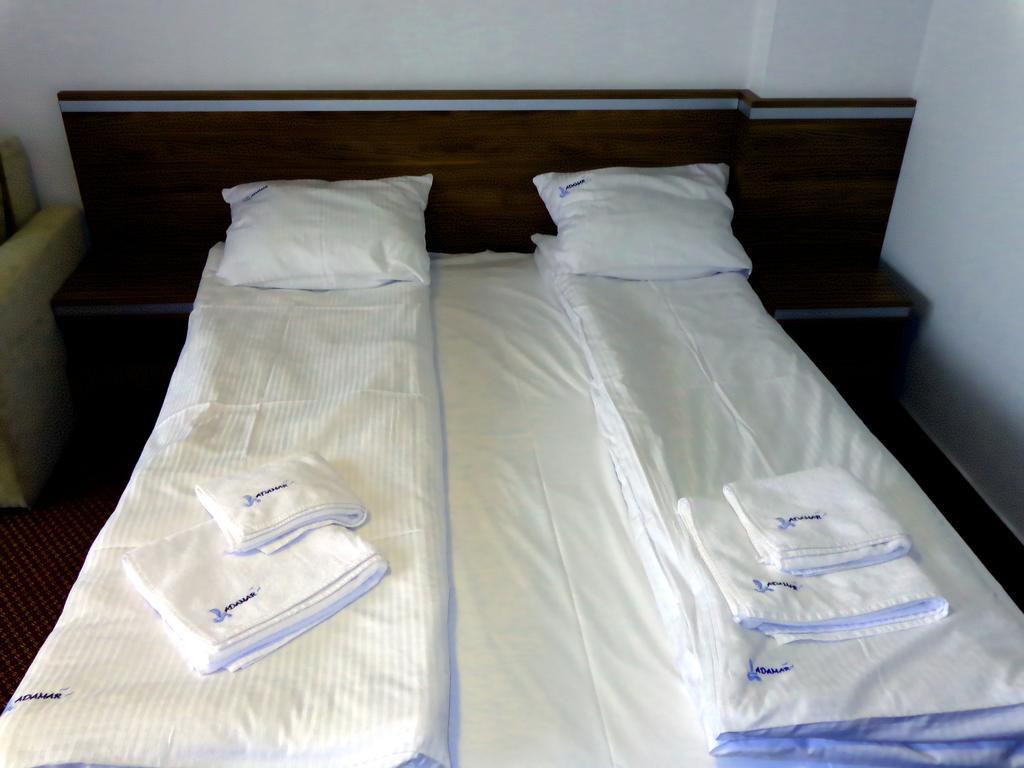 Adamar Jastrzebia Gora Bed and Breakfast Værelse billede