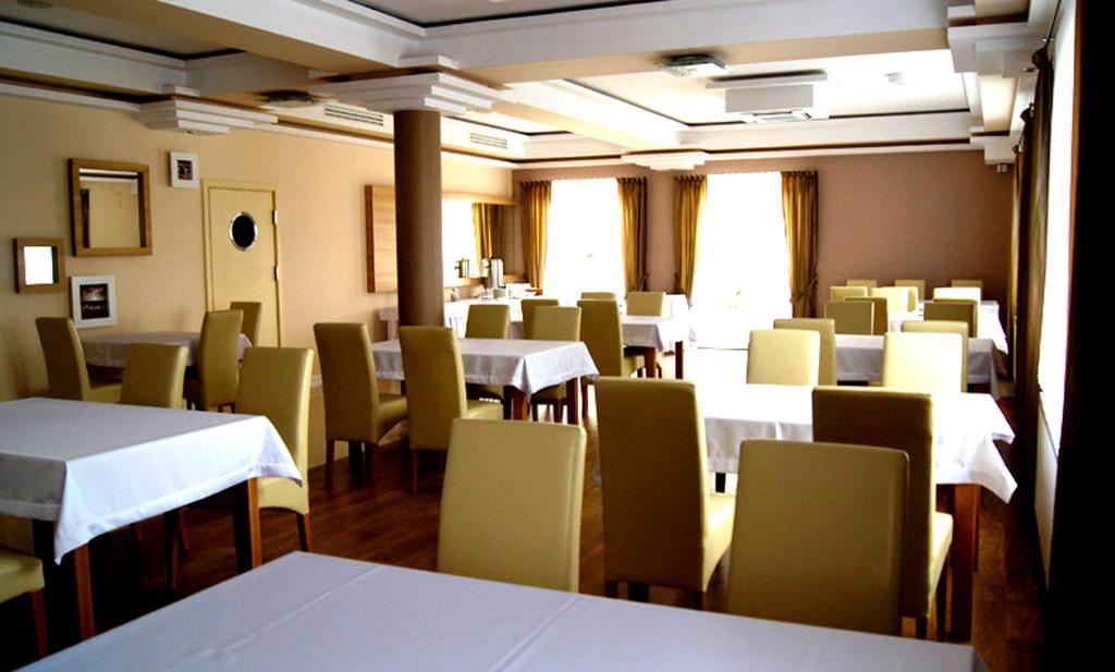 Adamar Jastrzebia Gora Bed and Breakfast Eksteriør billede