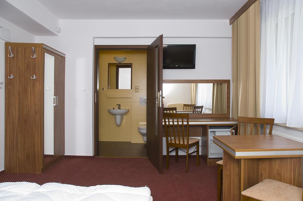 Adamar Jastrzebia Gora Bed and Breakfast Værelse billede